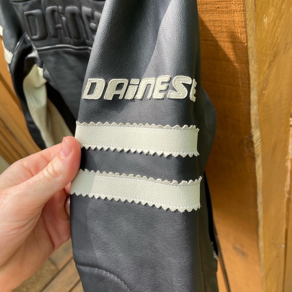 Dainese Molvena Women’s Classic Motorcycle Jacket 42 - Picture 10 of 11